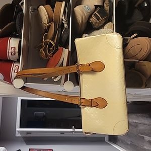 Louis Vuitton small shoulder bag, off white patent leather